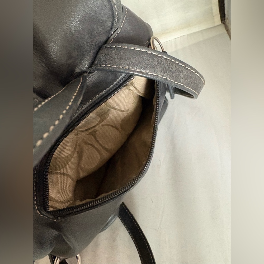Vintage Coach Black glove Leather Backpack - Picture 9 of 13